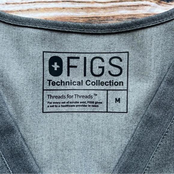 FIGS Women's Gray Top - Picture 3 of 4
